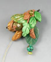 Molded clay with leaves
